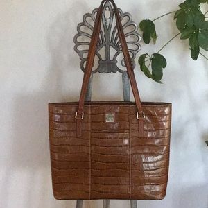 Dooney & Bourke calfskin leather roomy tote bag👜